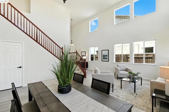 78 Vella Circle, Oakley CA: https://media.crmls.org/mediaz/9cb068ea-2d4d-4666-94c3-0eb92555c6e0.jpg