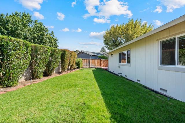 471 Marks Drive, Hollister CA: https://media.crmls.org/mediaz/9cb0a867-442a-4d44-99eb-26db3c41390a.jpg