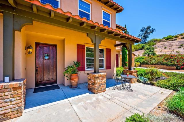 1272 Chateau Montelena, Bonsall CA: https://media.crmls.org/mediaz/9cb0be20-03ec-432d-95aa-d193e6f47fb7.jpg