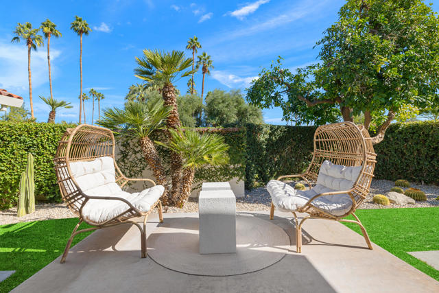 133 Columbia Drive, Rancho Mirage CA: https://media.crmls.org/mediaz/9cb10696-4b6d-4ef8-bd05-ecb4f6068674.jpg