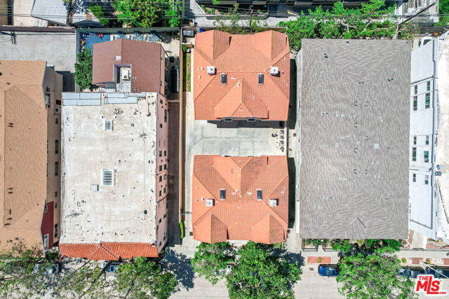 821 S Gramercy Place, Los Angeles CA: https://media.crmls.org/mediaz/9cb23c48-c4b1-494a-b799-f91de13f8b8a.jpg