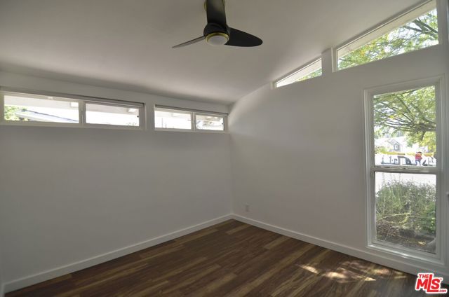 9342 Debra Avenue, North Hills CA: https://media.crmls.org/mediaz/9cb257a4-a932-4ae7-976f-ab4fb47fb1ad.jpg