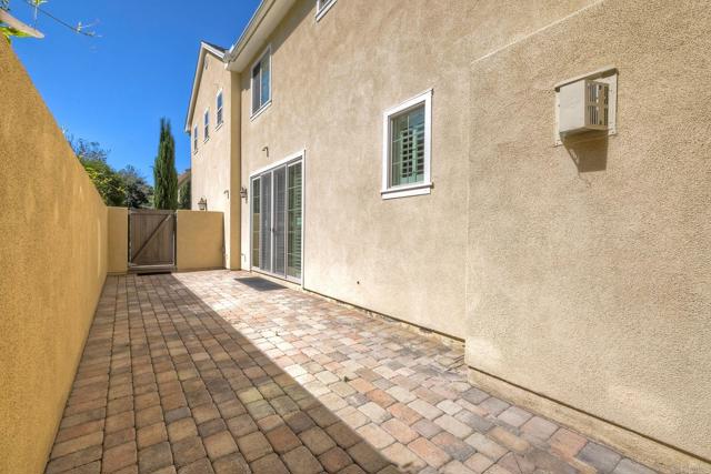 4302 Pacifica Way, Oceanside CA: https://media.crmls.org/mediaz/9cb2ea78-3cde-4233-8d55-b83777b25bc9.jpg