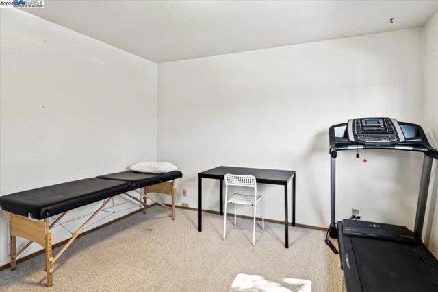 4105 Heyer Ave, Castro Valley CA: https://media.crmls.org/mediaz/9cb2f0bd-0147-4983-a16b-e069cf20e17a.jpg