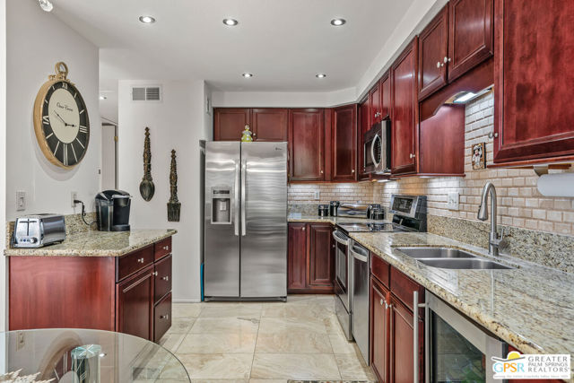 2522 N Whitewater Club Drive #D, Palm Springs, CA 92262