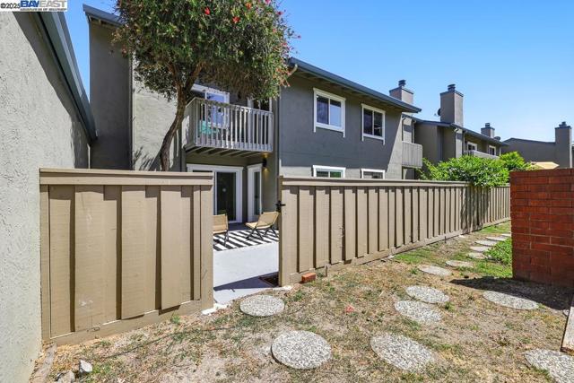 739 Aries Ln, Foster City CA: https://media.crmls.org/mediaz/9cb3a688-a0ab-4c45-9592-4cfba45bb9a9.jpg