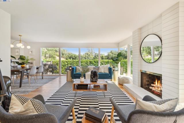 124 MARSHA PLACE, Lafayette CA: https://media.crmls.org/mediaz/9cb3aa1f-0931-40c0-91c6-745fbd3c46eb.jpg