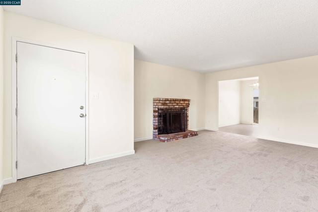 4045 Hoen Ave, Santa Rosa CA: https://media.crmls.org/mediaz/9cb3df91-7f24-4be8-bc91-2affe1362a1f.jpg