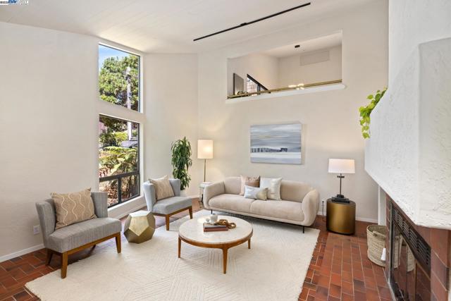 5708 Colton Blvd, Oakland CA: https://media.crmls.org/mediaz/9cb3f586-f9be-4ad8-ab01-119357887b15.jpg