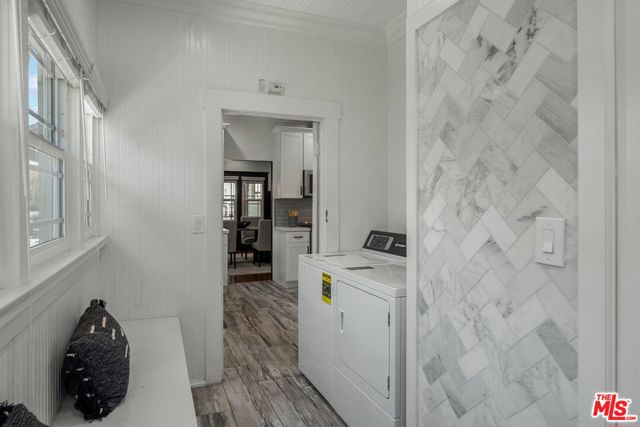 251 S Ardmore Avenue, Los Angeles CA: https://media.crmls.org/mediaz/9cb3f9c4-0c3a-4735-8d6b-1ad98bb386ee.jpg