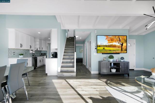 Image 12 of 59 For 5929 Harbor View Ave