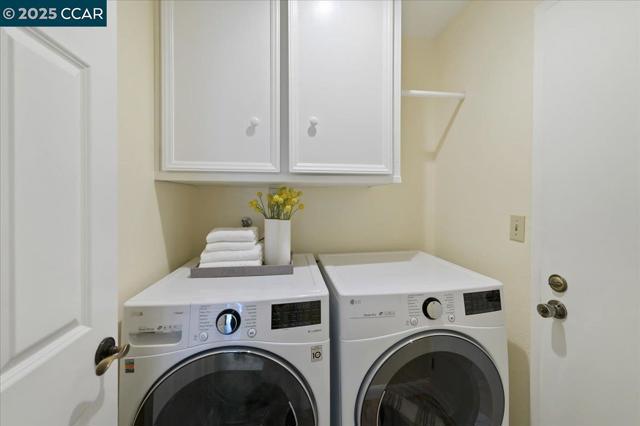 9461 Thunderbird Pl, San Ramon CA: https://media.crmls.org/mediaz/9cb4200f-4b66-4697-a7ce-bd6c36159cba.jpg