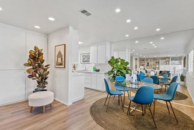 1582 Dolphin Drive, Aptos CA: https://media.crmls.org/mediaz/9cb43f10-fba2-4f96-aea7-18547eac3bd4.jpg