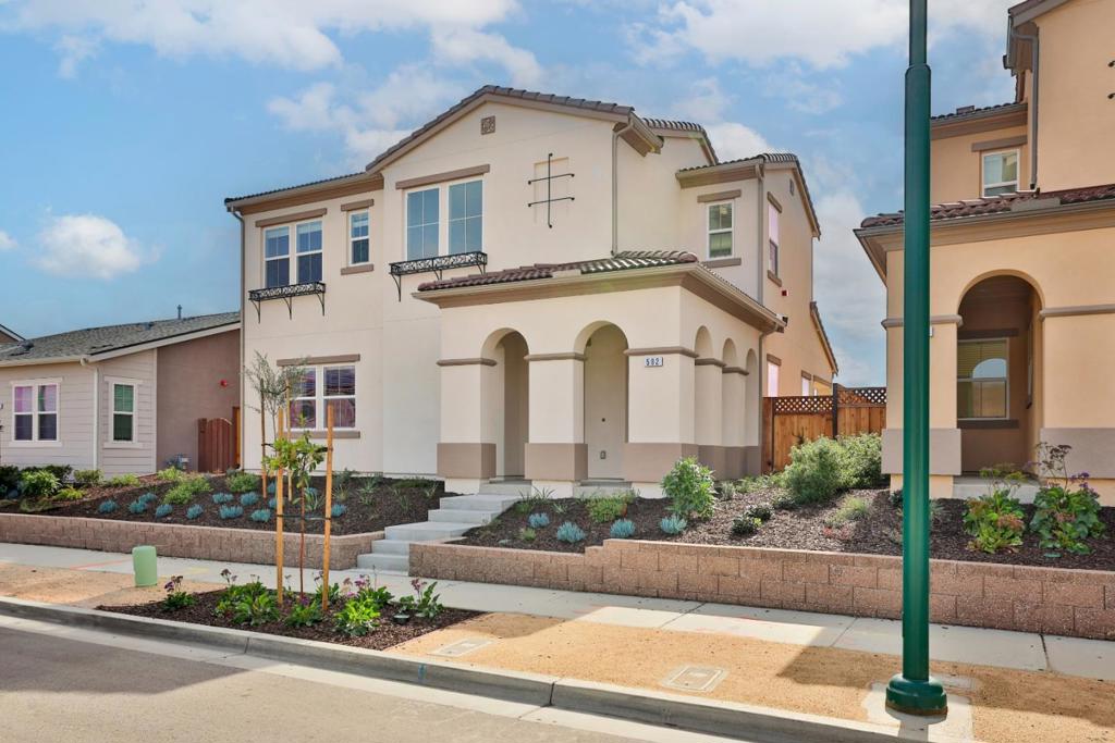 592 Santa Lucia Way