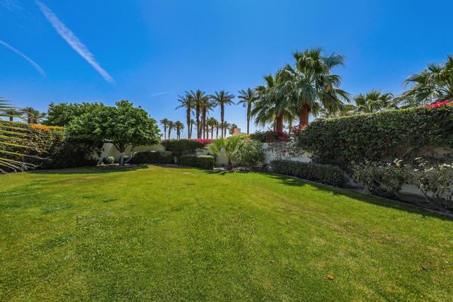 79455 Briarwood, La Quinta CA: https://media.crmls.org/mediaz/9cb58822-69a5-4a7d-b64d-26be42d0693e.jpg