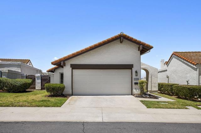 17676 Corte Sobrado, San Diego CA: https://media.crmls.org/mediaz/9cb5f381-049a-44e5-a523-8bae72984e02.jpg