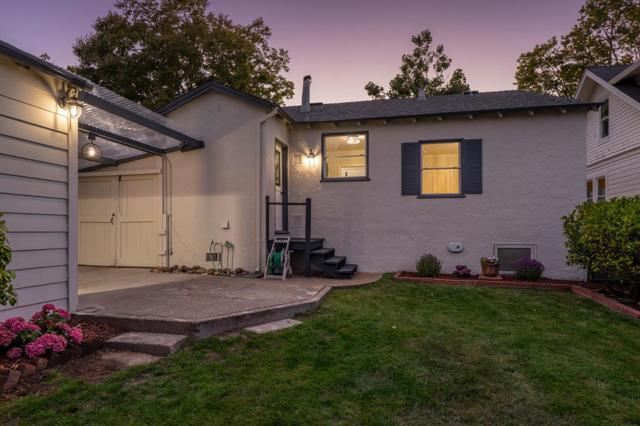 1411 Sanchez Avenue, Burlingame CA: https://media.crmls.org/mediaz/9cb62368-699a-46df-8438-83703d0c30f5.jpg