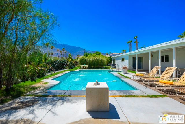 2405 Francis Drive, Palm Springs, California 92262, 3 Bedrooms Bedrooms, ,Single Family Residence,For Sale,Francis,24429179