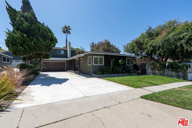 7248 W 88th Place, Los Angeles CA: https://media.crmls.org/mediaz/9cb765b2-0645-44a3-a04f-51ab7fb4d9e9.jpg