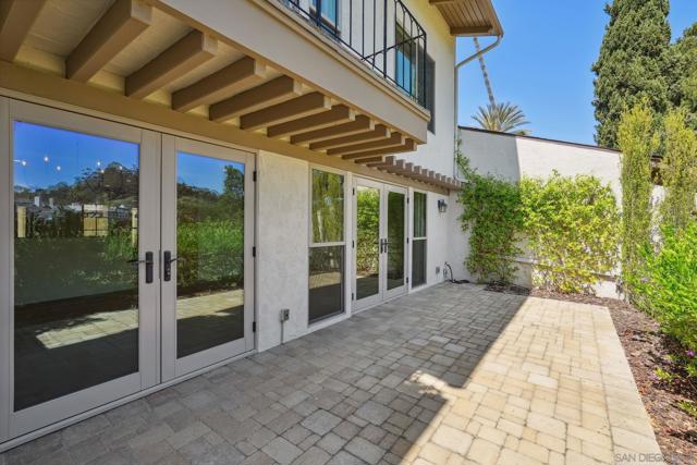 211 Via Osuna, Rancho Santa Fe CA: https://media.crmls.org/mediaz/9cb7a14a-e548-49f2-96c4-92237d606687.jpg