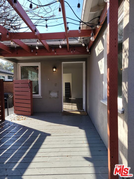 3129 Roberts Avenue