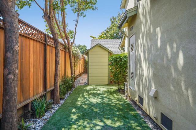 1246 Hoover Street, Menlo Park CA: https://media.crmls.org/mediaz/9cb83c73-89b1-4fe9-aef3-6e54aee66c00.jpg