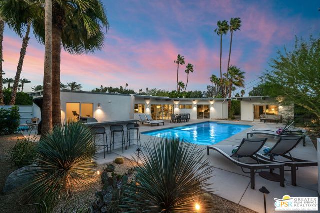 1155 E Paseo El Mirador, Palm Springs CA: https://media.crmls.org/mediaz/9cb87b6a-f8ab-44b0-8701-b1a02915b279.jpg