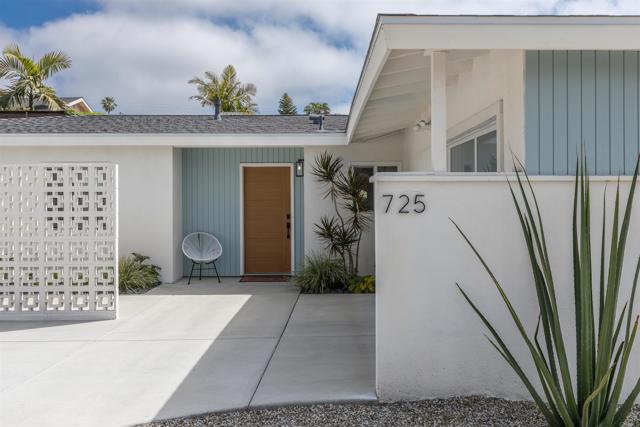 Detail Gallery Image 2 of 40 For 725 Cathy Ln, Cardiff By The Sea,  CA 92007 - 4 Beds | 2/1 Baths