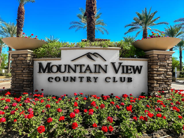 50405 Verano Drive, La Quinta CA: https://media.crmls.org/mediaz/9cb8e1f4-f510-48d6-8d01-41e77cd0c5c5.jpg