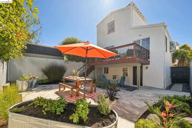 1509 Francis St, Albany CA: https://media.crmls.org/mediaz/9cb8e324-c187-41ba-86bf-0be7a68dbe5a.jpg