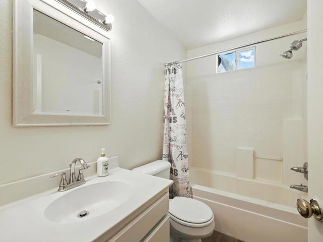 44131 Sunmist Court, Lancaster CA: https://media.crmls.org/mediaz/9cba3510-e29c-45f4-86ca-2ff37d101819.jpg