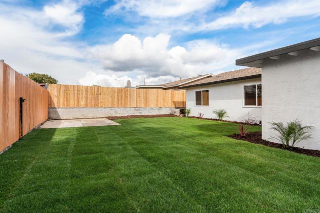 Detail Gallery Image 24 of 29 For 4949 Luna Dr, Oceanside,  CA 92057 - 3 Beds | 2 Baths