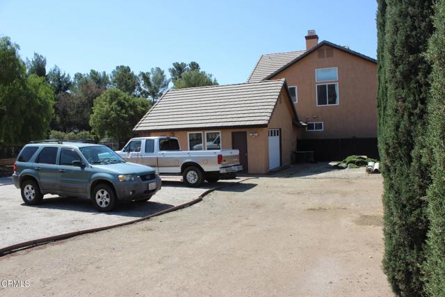 35135 Caprock Road, Santa Clarita CA: https://media.crmls.org/mediaz/9cbadb6e-e2a4-461c-b968-aef1155485d8.jpg