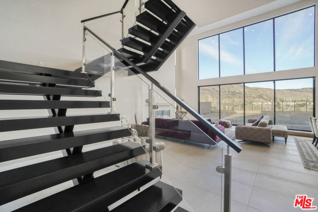 11848 N Hillsborough Lane, Porter Ranch CA: https://media.crmls.org/mediaz/9cbba30c-c84d-4648-9eb8-b499824dca26.jpg