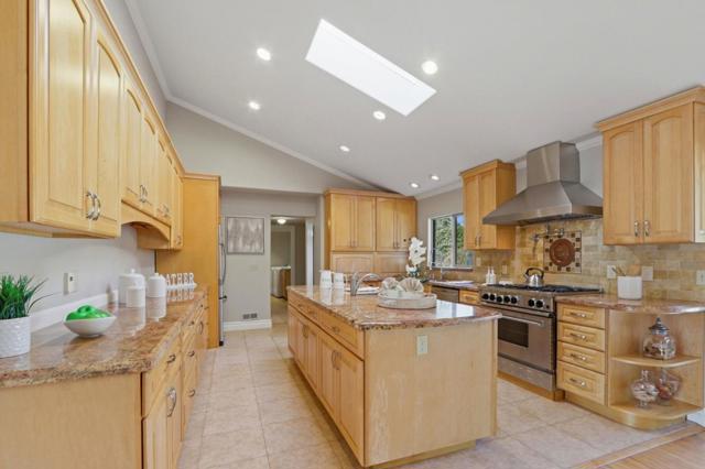 12387 Stonebrook Drive, Los Altos Hills CA: https://media.crmls.org/mediaz/9cbbaf6d-4ed6-412a-a42f-606766559d39.jpg