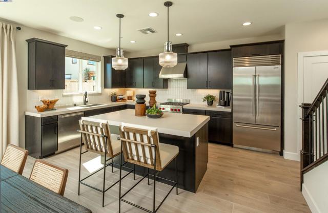 2177 Gentle Rain Drive, Roseville CA: https://media.crmls.org/mediaz/9cbc1967-301b-4632-87ce-907c5113327f.jpg