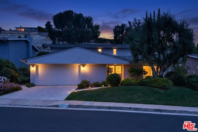 6041 Ellenview Avenue photo 2