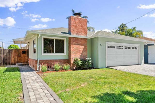 291 Alturas Avenue, Sunnyvale CA: https://media.crmls.org/mediaz/9cbd43f2-d8b4-4184-8798-b3fd1f847777.jpg