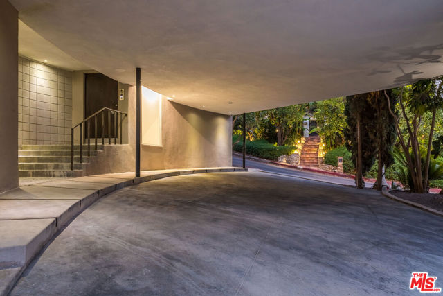 1501 Schuyler Road, Beverly Hills, California 90210, 4 Bedrooms Bedrooms, ,3 BathroomsBathrooms,Single Family Residence,For Sale,Schuyler,25480321