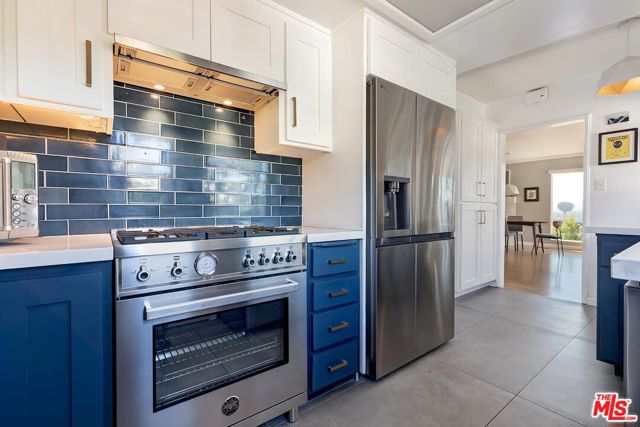 1410 Wellesley Drive, Glendale CA: https://media.crmls.org/mediaz/9cbedf1b-c716-4890-9db9-771c8dcf062e.jpg