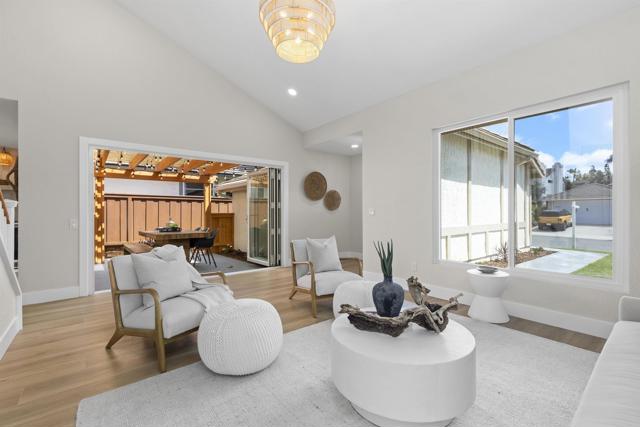 Detail Gallery Image 11 of 44 For 3936 Ambervale Ter, San Diego,  CA 92130 - 3 Beds | 2/1 Baths