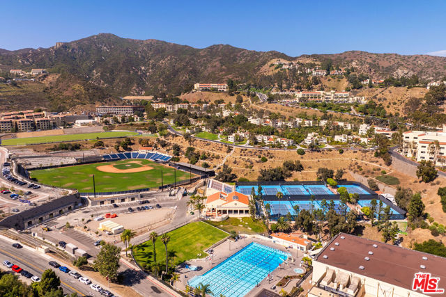 Drew Fenton | 3636 Malibu Country Drive Malibu CA | MLS: 7494351 Drew Fenton | 3636 Malibu Country Drive Malibu CA | MLS: 7494351