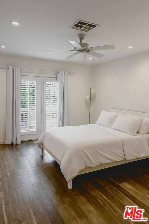 928 N Genesee Avenue, West Hollywood CA: https://media.crmls.org/mediaz/9cbfc071-1ac7-4e4a-b11f-cebfbf670a65.jpg