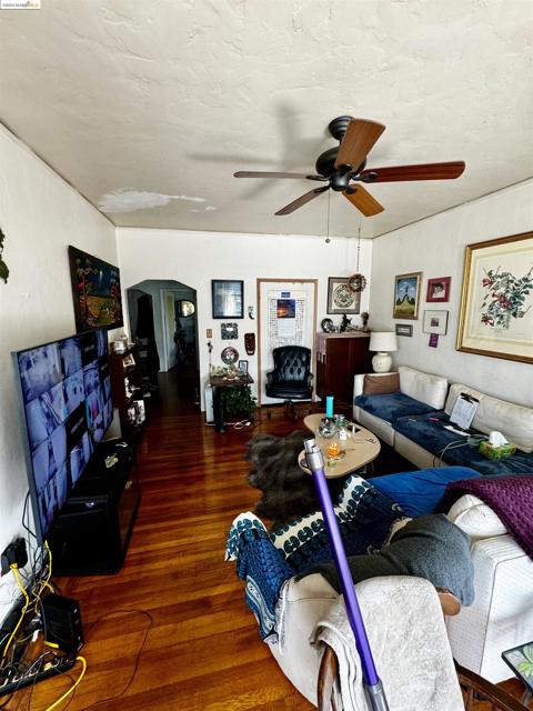 Image 13 of 24 For 410 Fairmount Ave