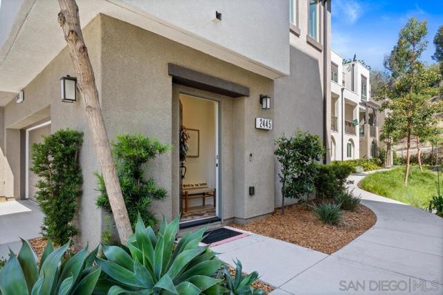 2445 Verano Way, Vista CA: https://media.crmls.org/mediaz/9cbff394-572a-4090-a169-842a094812dc.jpg