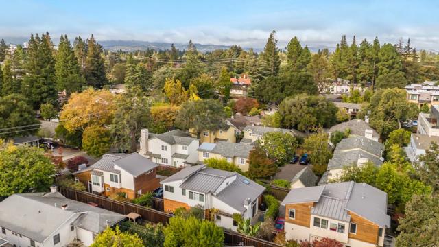 1236 Hoover Street, Menlo Park CA: https://media.crmls.org/mediaz/9cc09131-b716-4bd7-8641-e2012555fa03.jpg