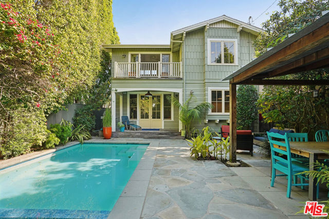 813 Crestmoore Place, Venice CA: https://media.crmls.org/mediaz/9cc14195-d560-49fc-8468-a8b3fc79a624.jpg