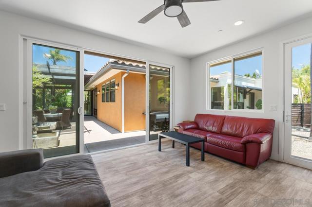 1180 Devonshire Dr, Encinitas CA: https://media.crmls.org/mediaz/9cc1618b-4efb-4b35-9bdf-b25b9a470549.jpg