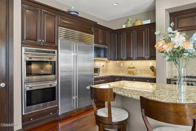 4988 Read Road, Moorpark CA: https://media.crmls.org/mediaz/9cc16c82-ffbf-4795-b663-ba70c1488c49.jpg