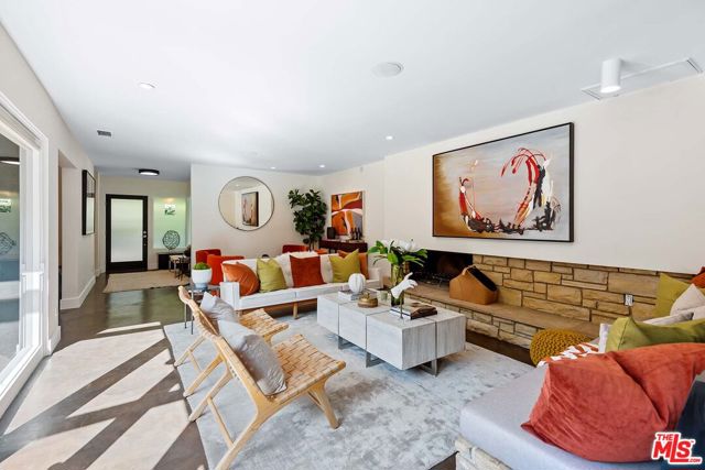 9621 Cedarbrook Drive photo 4